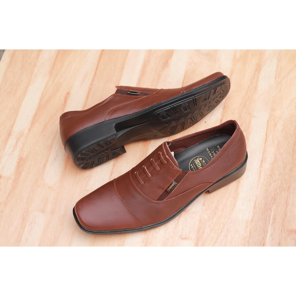 sepatu kerja slip on pria cevany piere