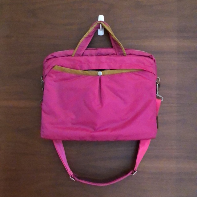 Tas Laptop HELLOLULU bisa 15” warna Pink Fuschia
