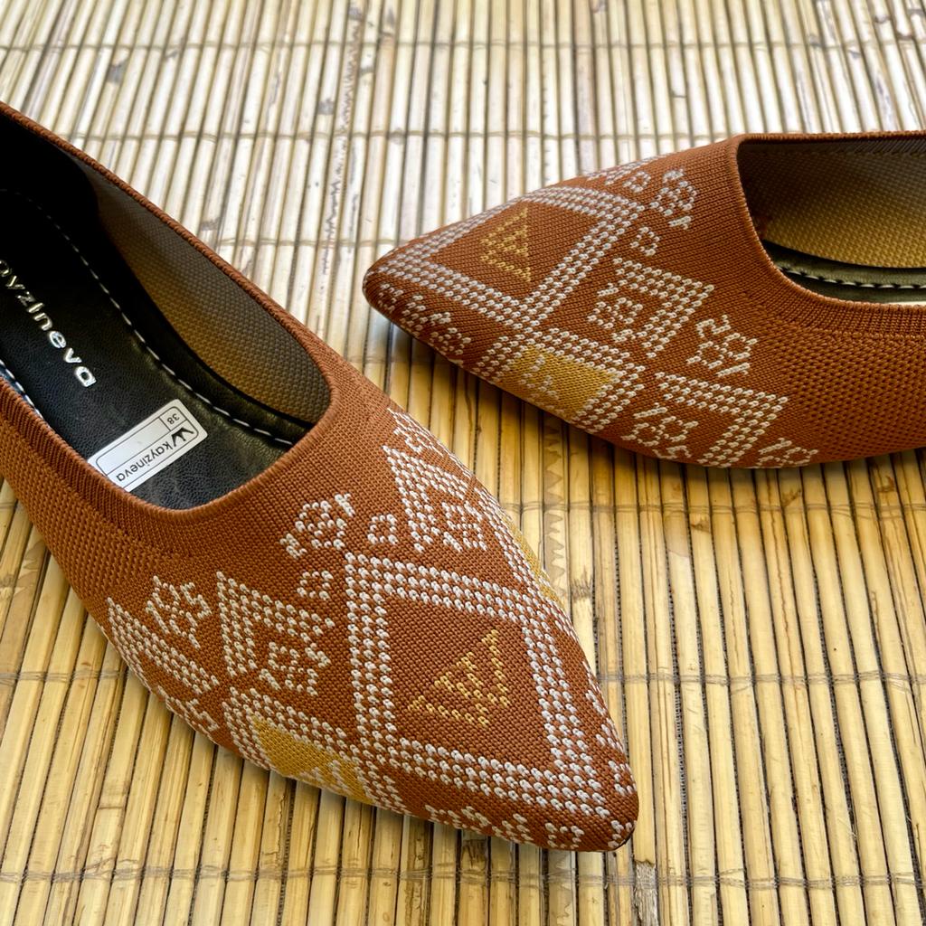 KAYZINEVA Sepatu Wanita Flat Shoes Motif Batik Rajut DD20