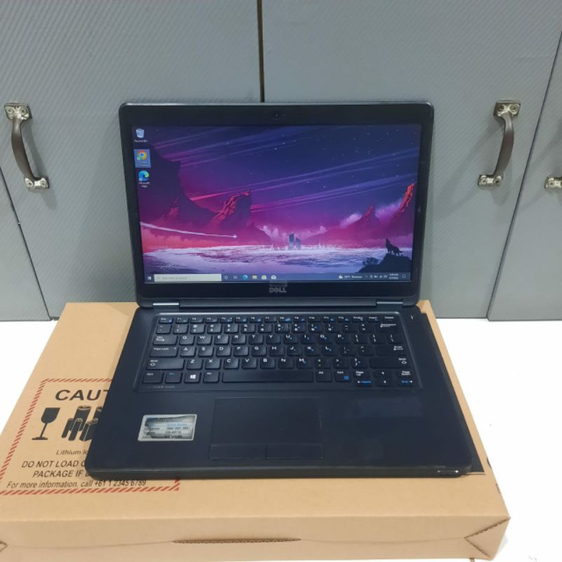 Laptop Ultrabook Dell latitude E5450 Cor i5-5300U Ram 4GB SSD 256GB intel HD 5500 Windows 10 Body slim Ringan