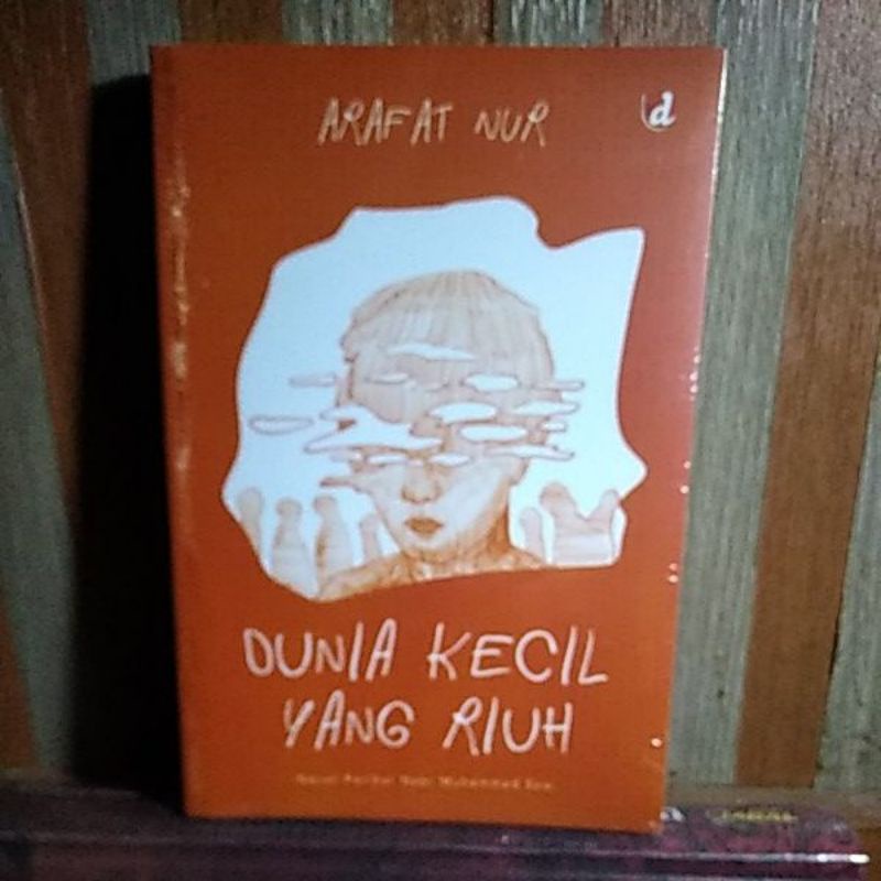 novel dunia kecil yang riuh original