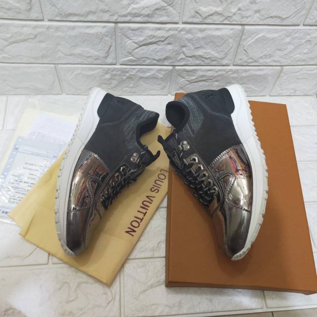 Sepatu lv sneaker mirror quality lou is vuitton shoes