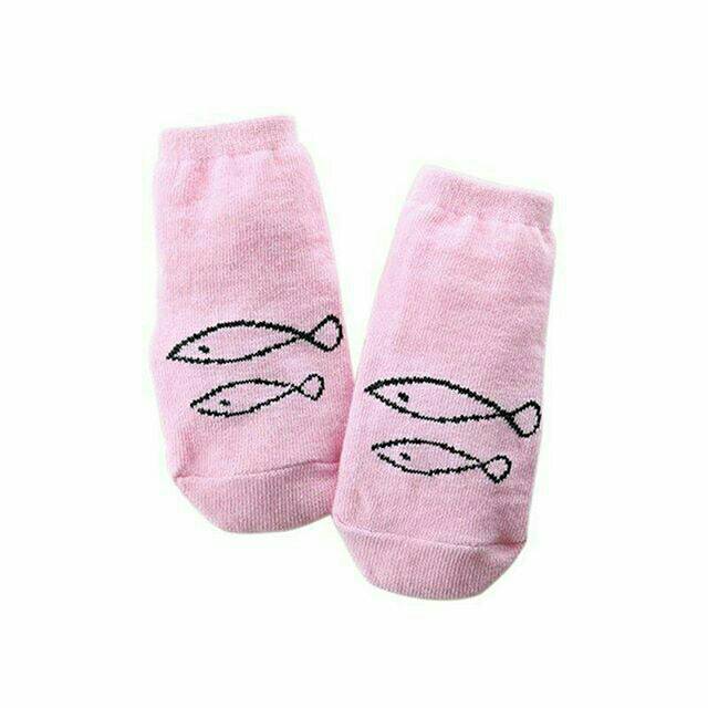 Kaos kaki anti slip bayi motif ikan