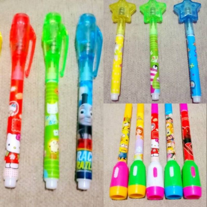 

INVISIBLE PEN / PEN CONTEK / PEN TAK TERLIHAT / BONUS SENTER / BISA UNTUK MAIN SERU-SERUAN