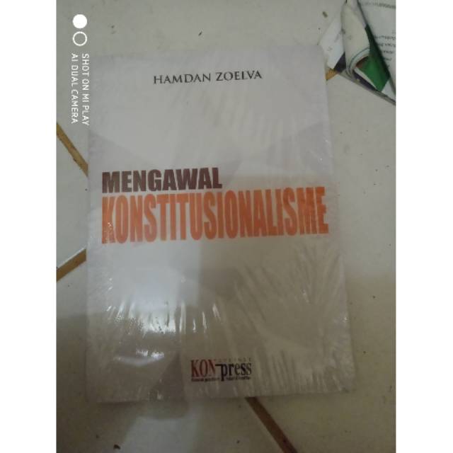 Buku mengawal konstitusionalisme