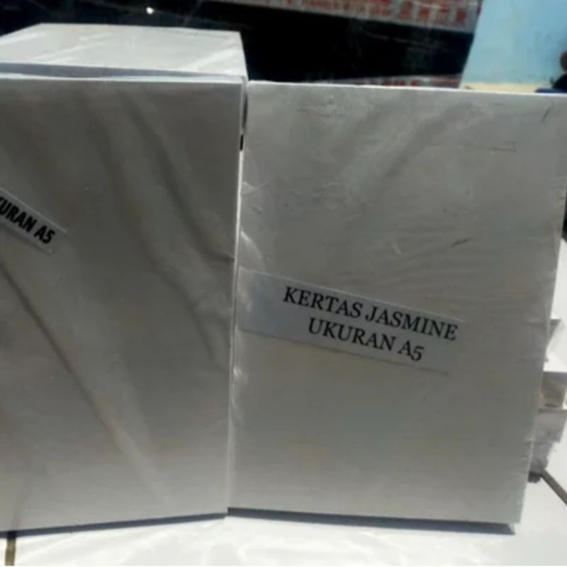 

kertas Jasmine Glitter A5 200 GSM isi 100 lembar