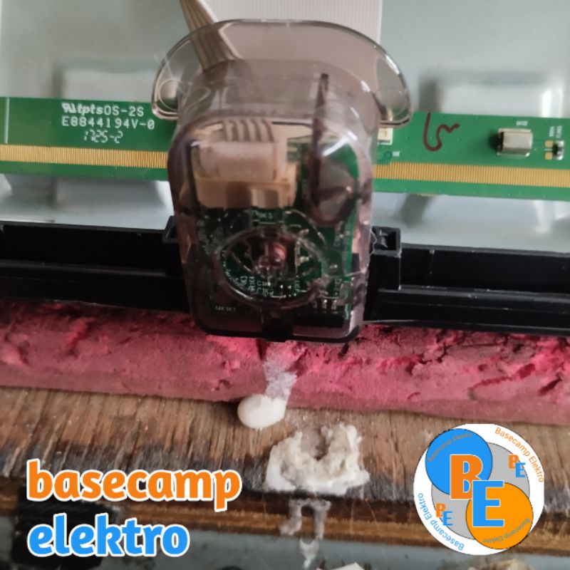 Modul Pcb Sensor Tombol TV LED COOCAA 32S3G Sensor TV LED COOCAA 32S3G Tombol TV LED COOCAA 32S3G Se