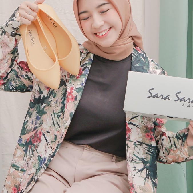 Sara Sara PELANGI Sepatu Jelly Wanita Sepatu Flat Shoes Slip On Ujung Lancip Sepatu Kerja Casual Anti Air Hak Rendah Kekinian