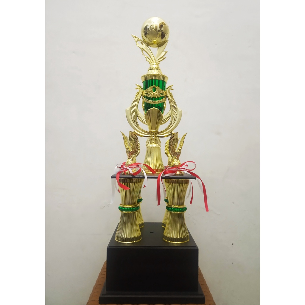 Piala Kaki 4 Lotus Wing Bola