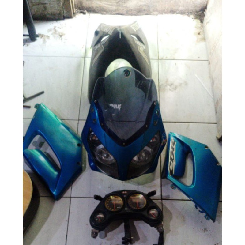body depan fairing set 2nd ori cbr150 old built up thailand
