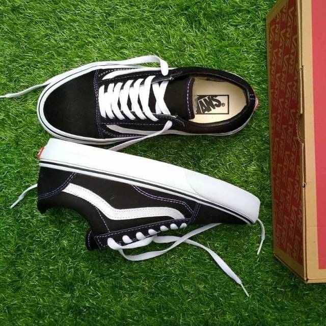 Vans Oldskool Black White Hitam Putih Sneakers Sekolah Kerja Kuliah Kado Hadiah Pria Wanita Murah