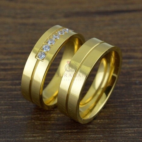 AILOVIU Cincin Couple UKIR NAMA R57 Gold Kawin Tunangan Nikah Anti Karat Titanium High Quality + BONUS Gelang Couple