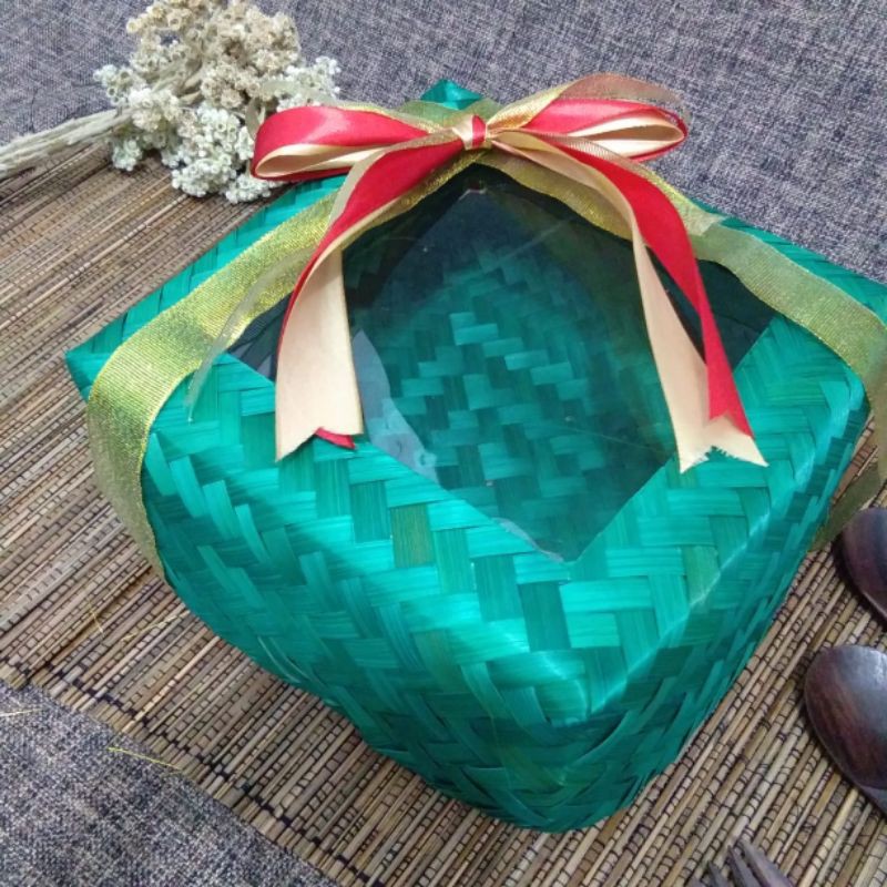 

Besek Warna 25cm Pita Mika|Box|Hampers|Hantaran|Gift|Hadiah|Kado|Sembako|Pesta|Parcel|Wedding