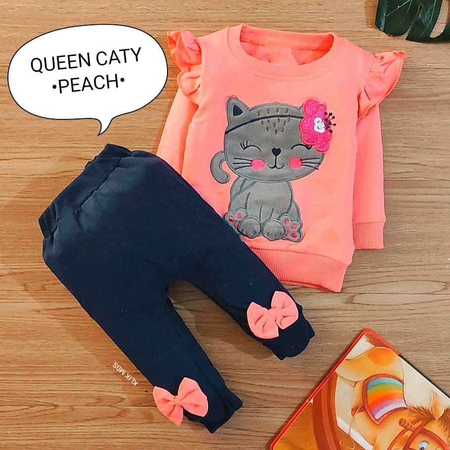 Setelan Baju Bayi Perempuan Atasan Dan Celana Motif Queen Caty 1 Ukuran Estimasi 0-9 Bulan