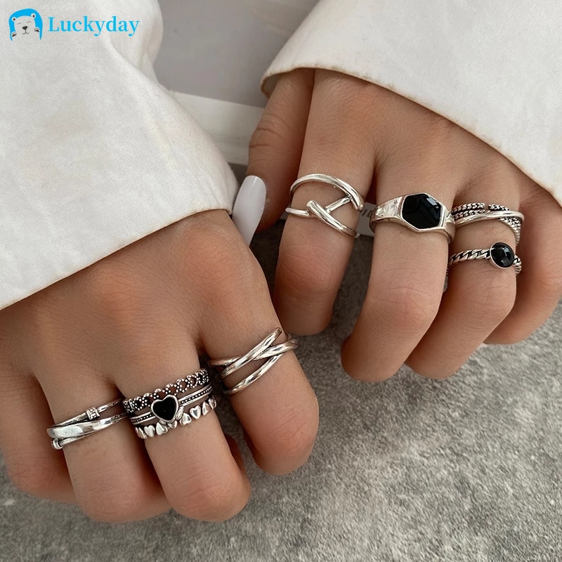 YEEZII 7 Pcs / Set Cincin Model Terbuka Dapat Disesuaikan Bentuk Hati Warna Hitam Gaya Retro Untuk Wanita
