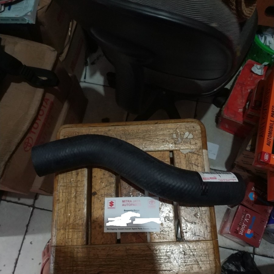 Selang Radiator Bawah Land Cruiser VX100 HD100 16572-17130