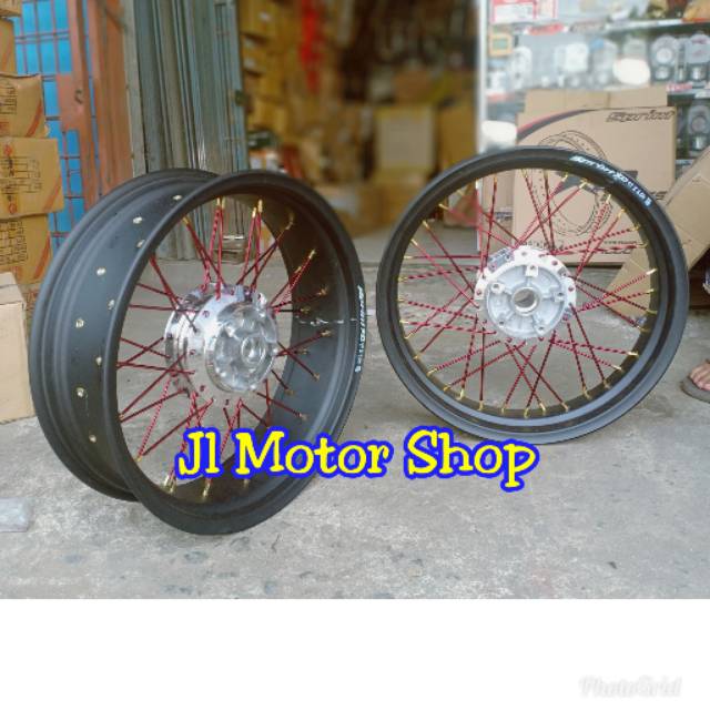 Sepaket Velg Lebar Vixion New - Vixion Old - Byson - Scorpio Dll - Paket Velg Tromol Jari2 Satu Set