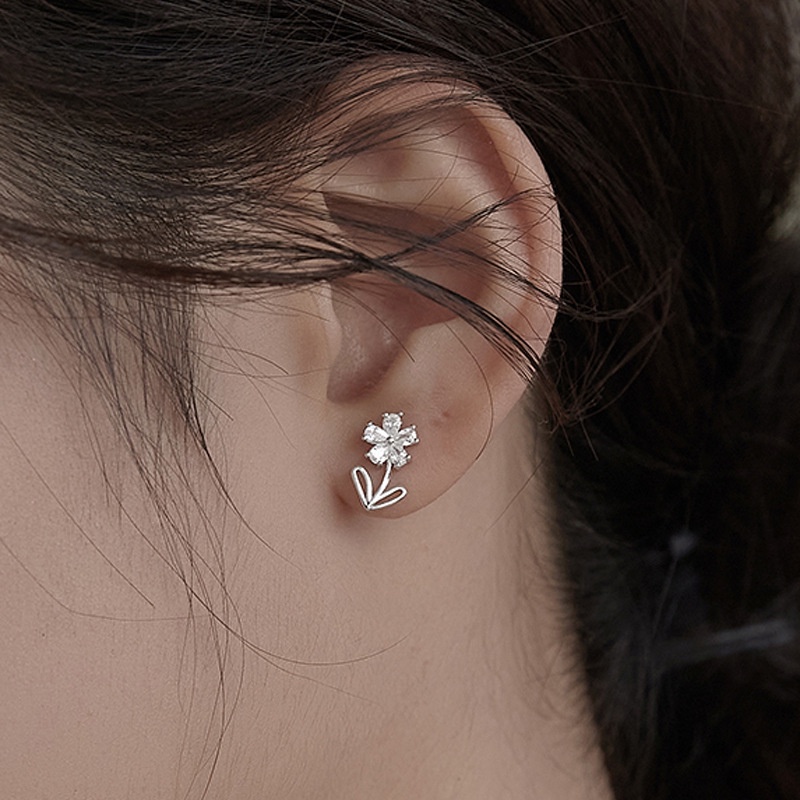 Anting Tusuk Bentuk Daun Hollow Aksen Batu Zircon Untuk Wanita