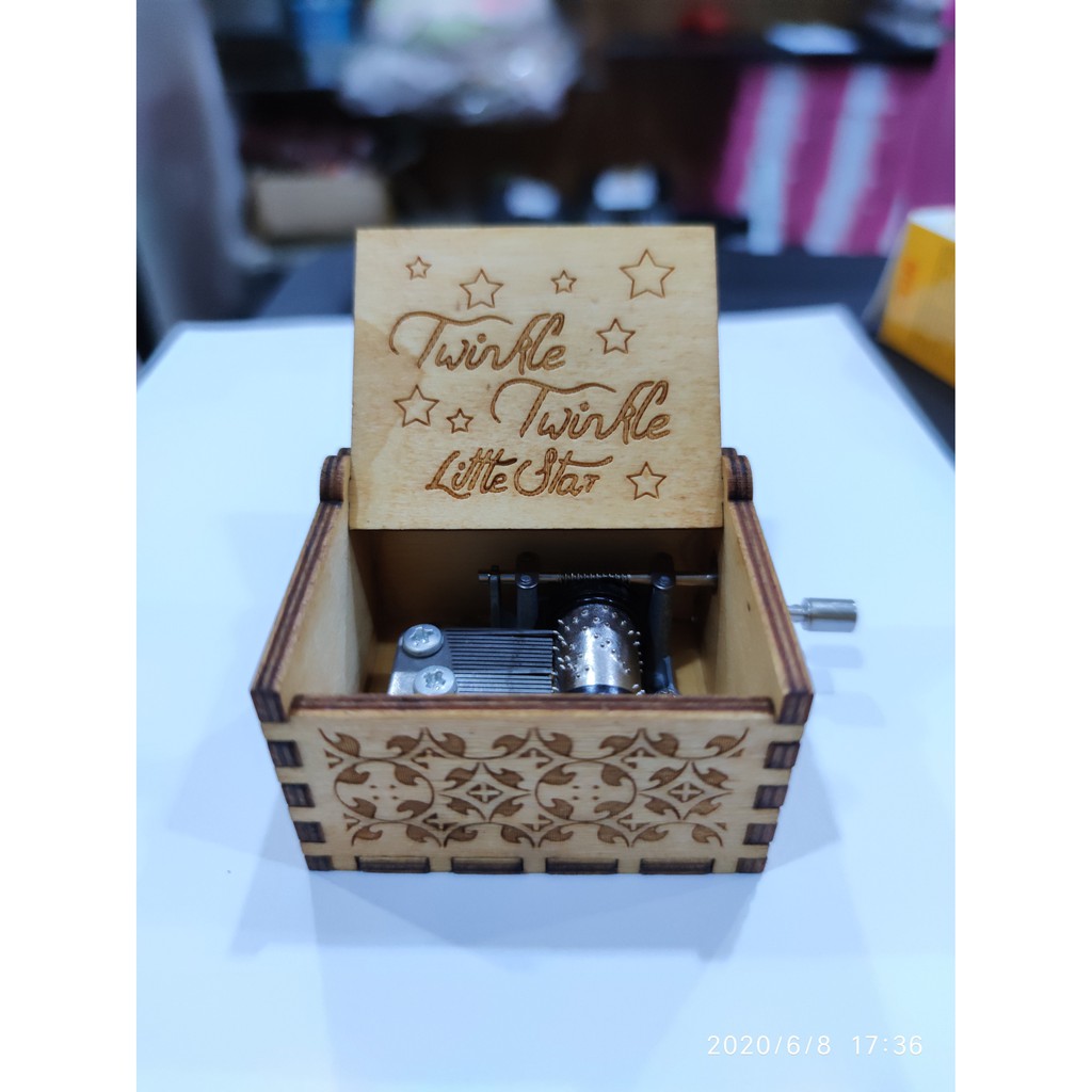 Wooden Music Box / Kotak Musik Klasik Ukiran Kayu Vintage Hadiah Kado Souvenir Pernikahan