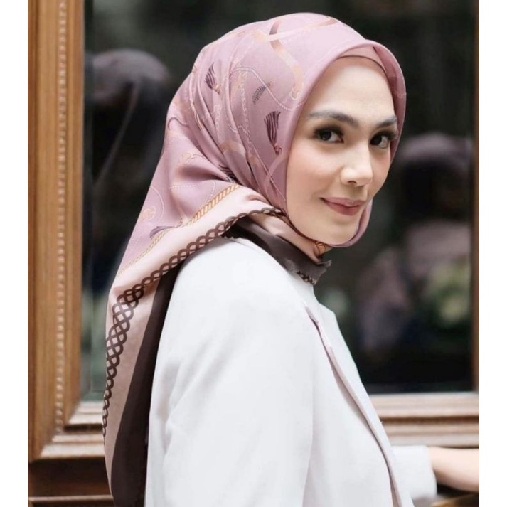 Vanilla Hijab Everyday Scarf ~ Chain Pink
