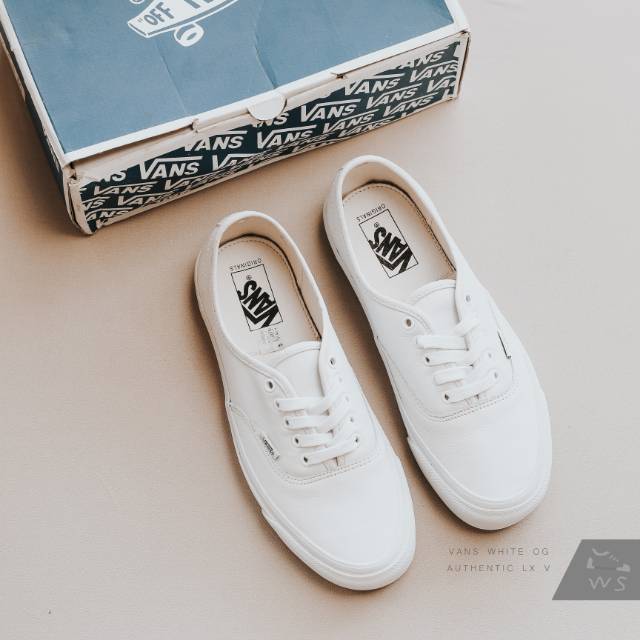 vans authentic lx white