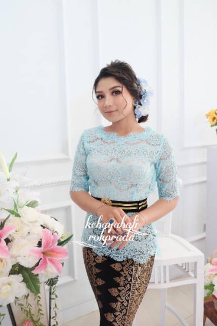 Set kebaya cantik