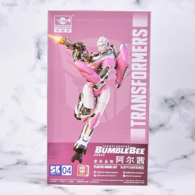 Model kit Trumpeter Arcee Transformers Bumblebee Smart kit Arcee plamo mainan robot transformer