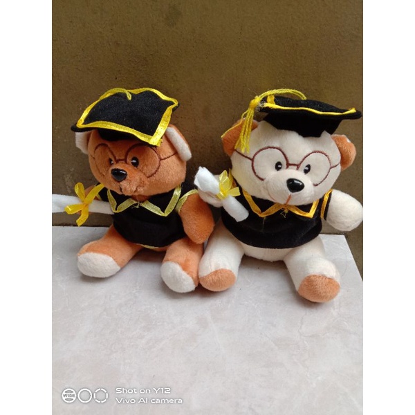 

boneka wisuda