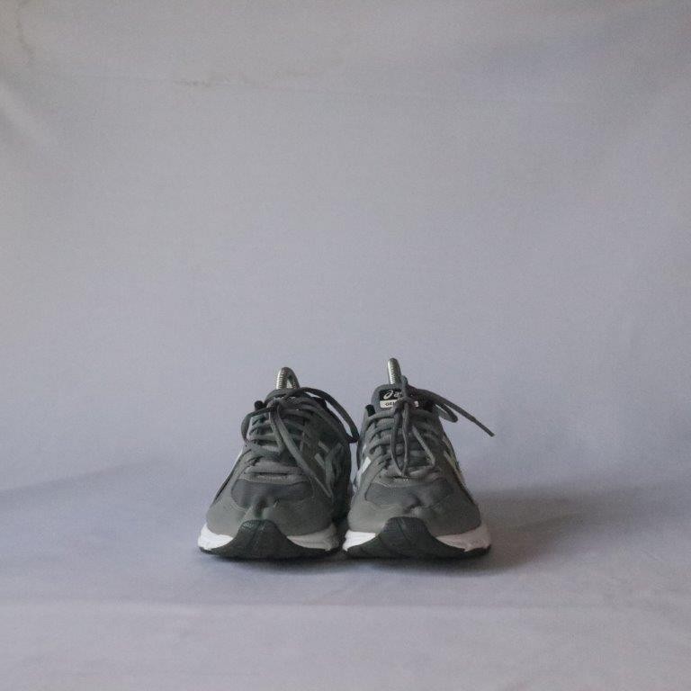 Sepatu Asics Gel Omais 2 Original BEKAS PRELOVED Grey 41 5 Sepatu Asics Gel Omais 2 Original BEKAS PRELOVED Grey 41 5