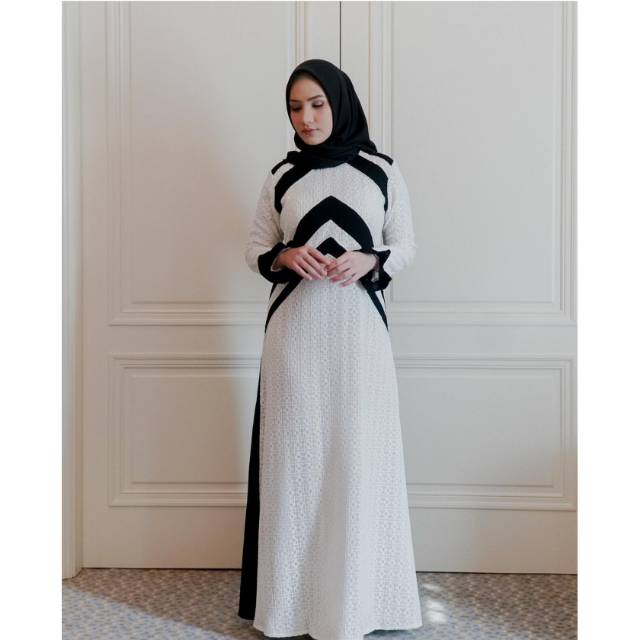 Ameera dress broken white javina size S