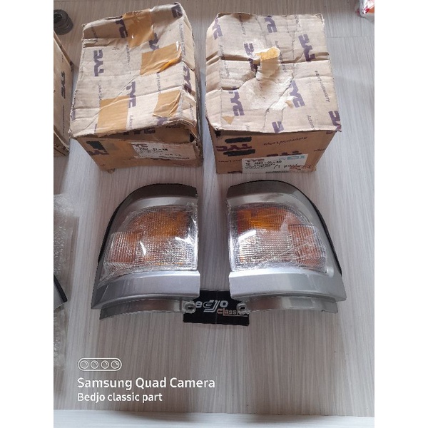 lampu sein depan set kiri kanan MITSUBISHI COLT T120 SS TSS T120 SS pick up merk TYE import sein sen