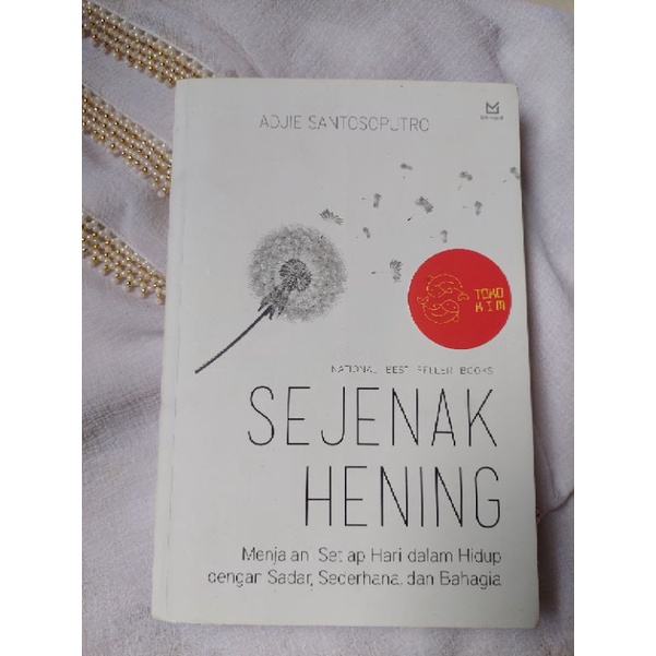 Preloved Buku Sejenak Hening - Adjie Santosoputro