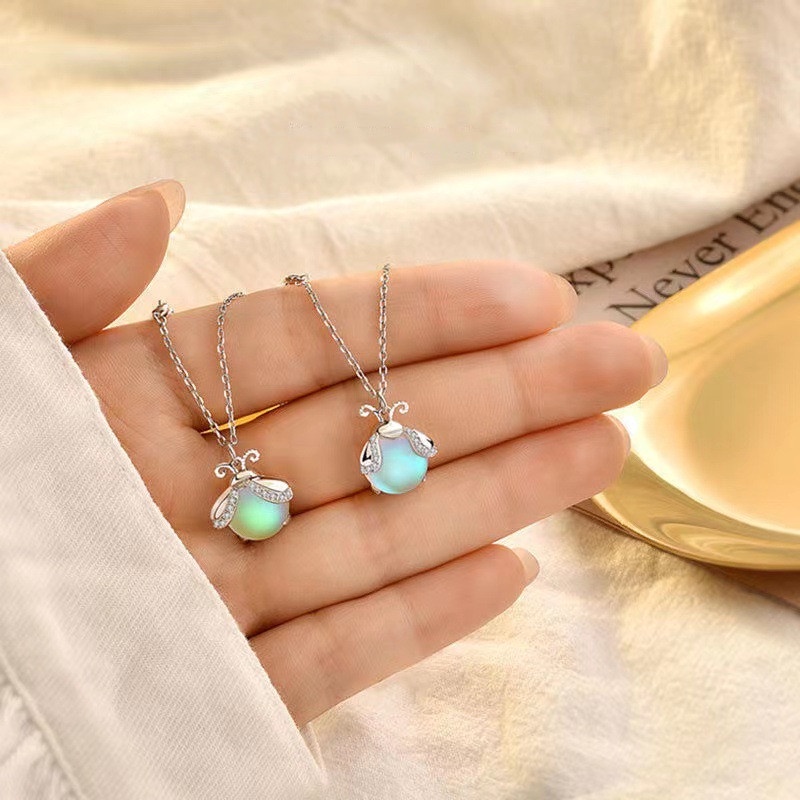 Kalung Liontin Kunang-Kunang Bahan 925 Silver Aksen Berlian Moonstone Untuk Wanita