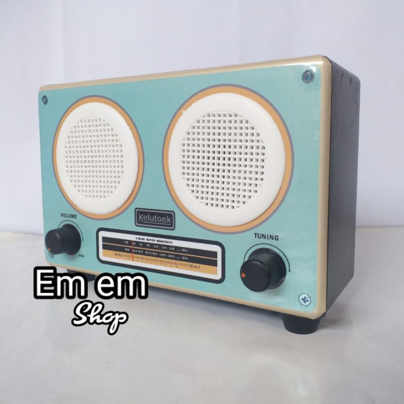 celengan model radio jadul vintage pajangan bahan pvc