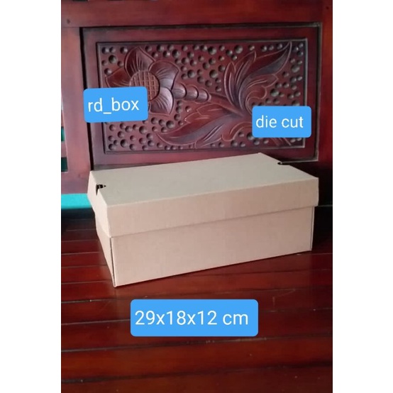 

kardus/kotak/box uk 29x18x12 cm, kotak sepatu,kotak baju box hampers,box olshop