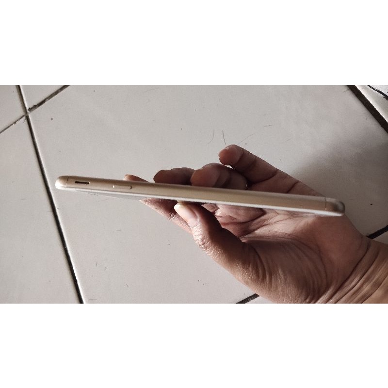 Dijual cepat Hp second Samsung j7 prime