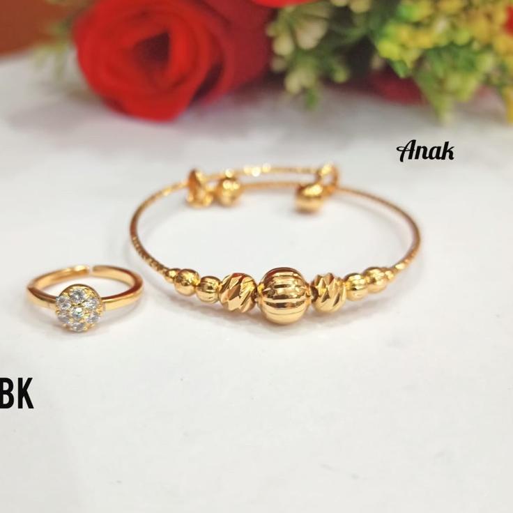 Top Produk.. Gelang Tangan TITANIUM Anak Bola Free Cincin Anak Permata Zircon Gold dan Silver Perhia