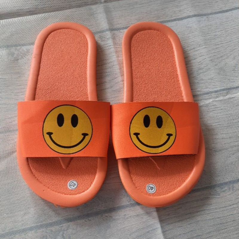 SANDAL WANITA (KOKOP SLOP SPON SMILE)