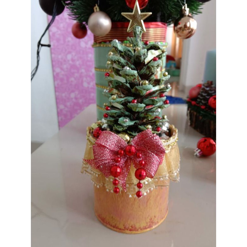 

Pohon Natal Mini Cantik Unik dengan Hiasan Natal