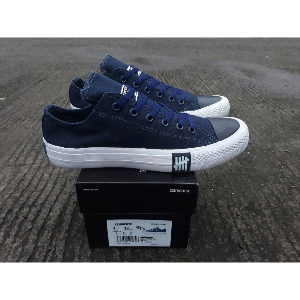 Sepatu converse outlet navy blue