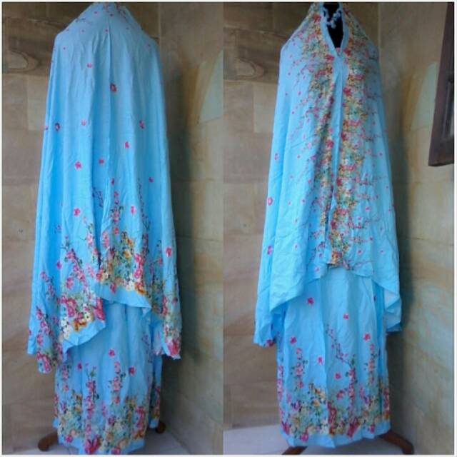 MUKENA BALI JUMBO BIRU LANGIT MOTIF ANEKA BUNGA KECIL