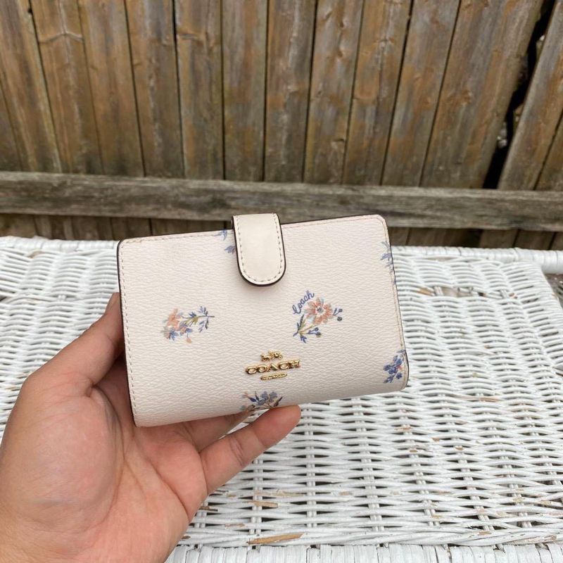 Coach Medium Corner Zip Wallet With Dandelion Floral Print(2885)