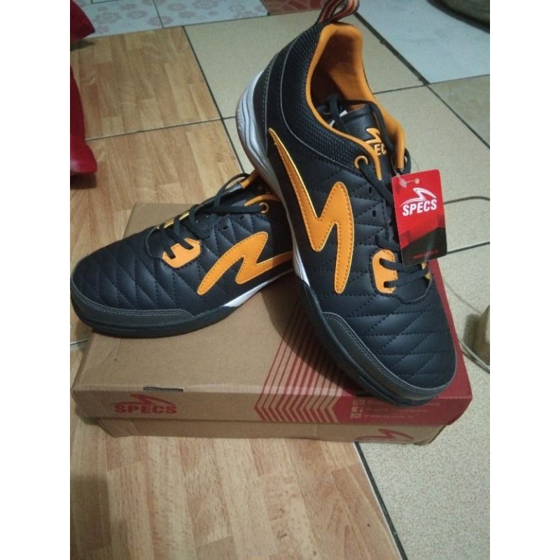 sepatu specs metasala