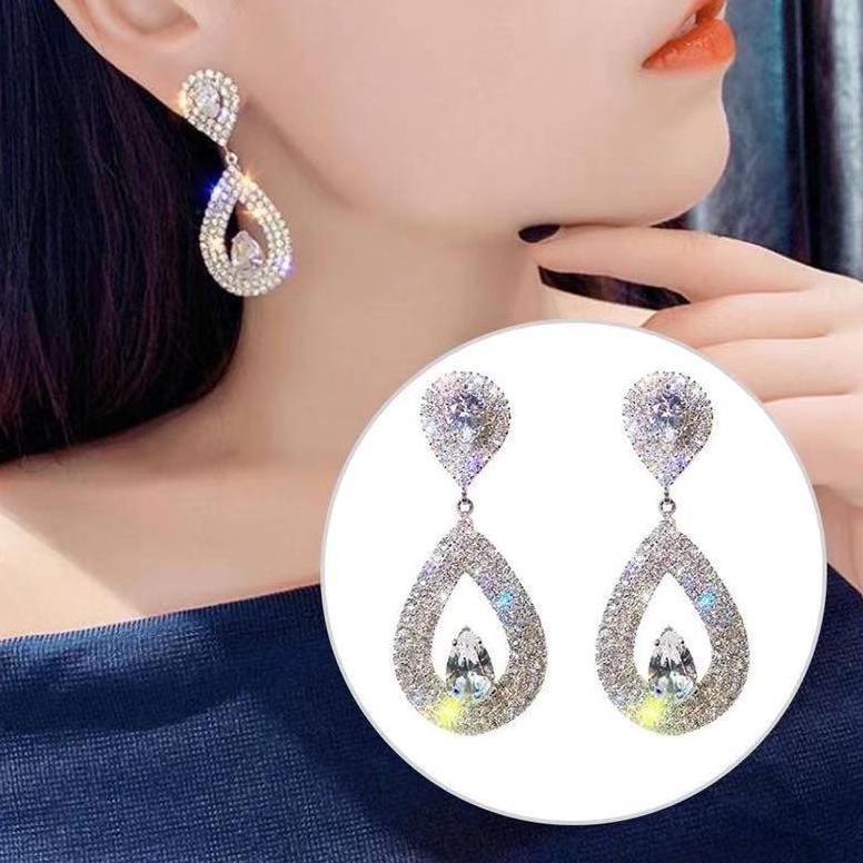 [AJB. 950392] Anting Giwang Gaya Eropa dengan Berlian Imitasi untuk Wanita