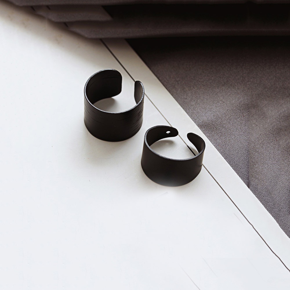 3pcs / Set Cincin Geometris Bahan Metal Warna Hitam Gaya Punk Minimalis Untuk Wanita