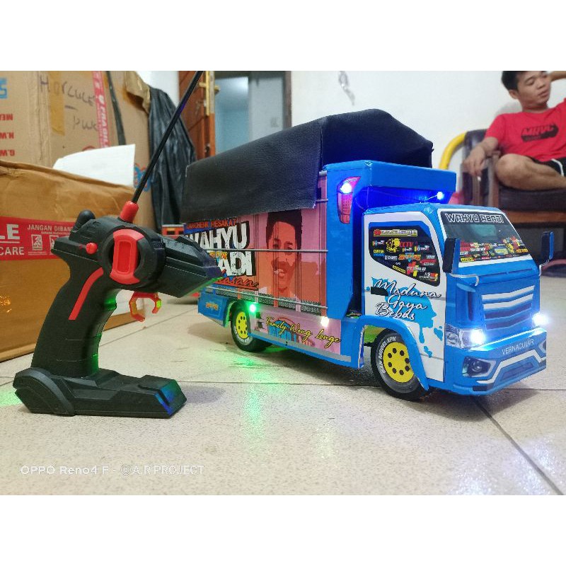 miniatur truck oleng wahyu abadi remote control oleng lampu/jumbo/mobil remote control terbaru