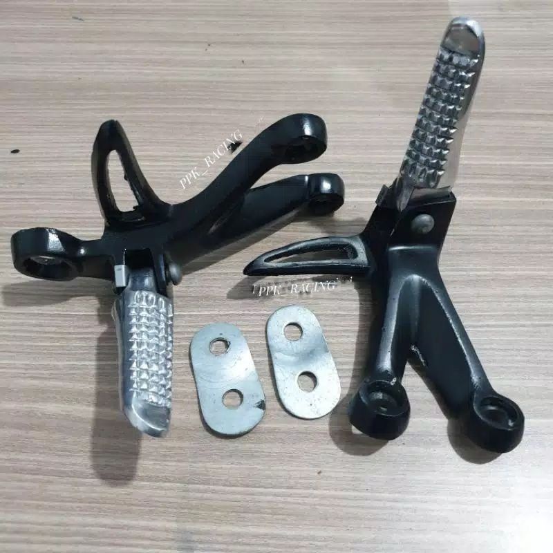 COD Foot Step Gantung Satria FU Black &amp; Chrome Sepasang Set