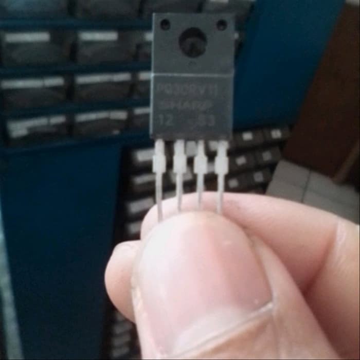 IC PQ30RV11 PQ 30RV11