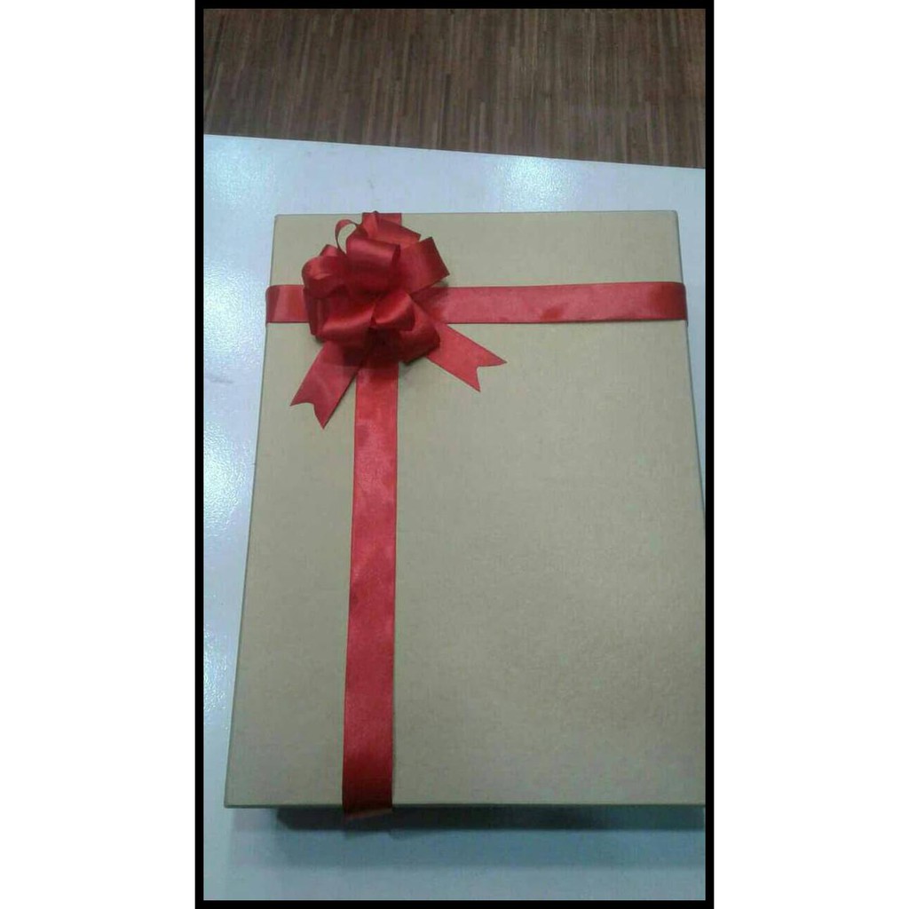 

Open Ds Kotak Kado/Kotak Seserahan /Giftbox. Paket Pita. Harga Promo.