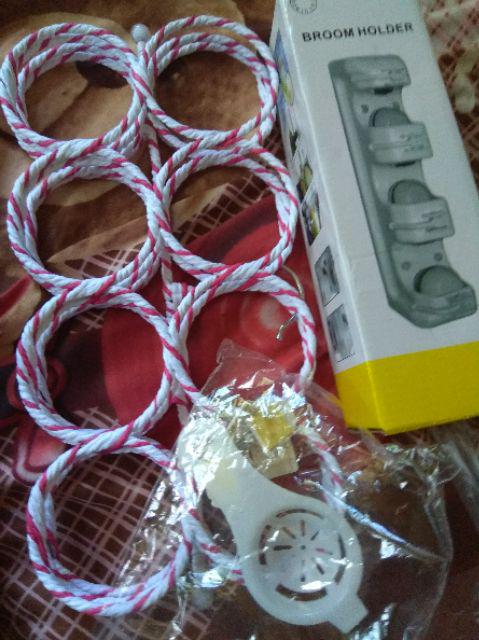 Gantungan Sapu Pel Sikat Kemoceng Praktis